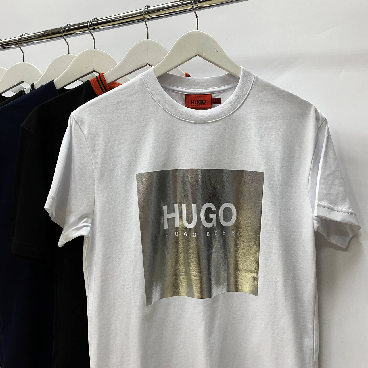 

Мужская брендовая футболка hugo boss белого цвета XL