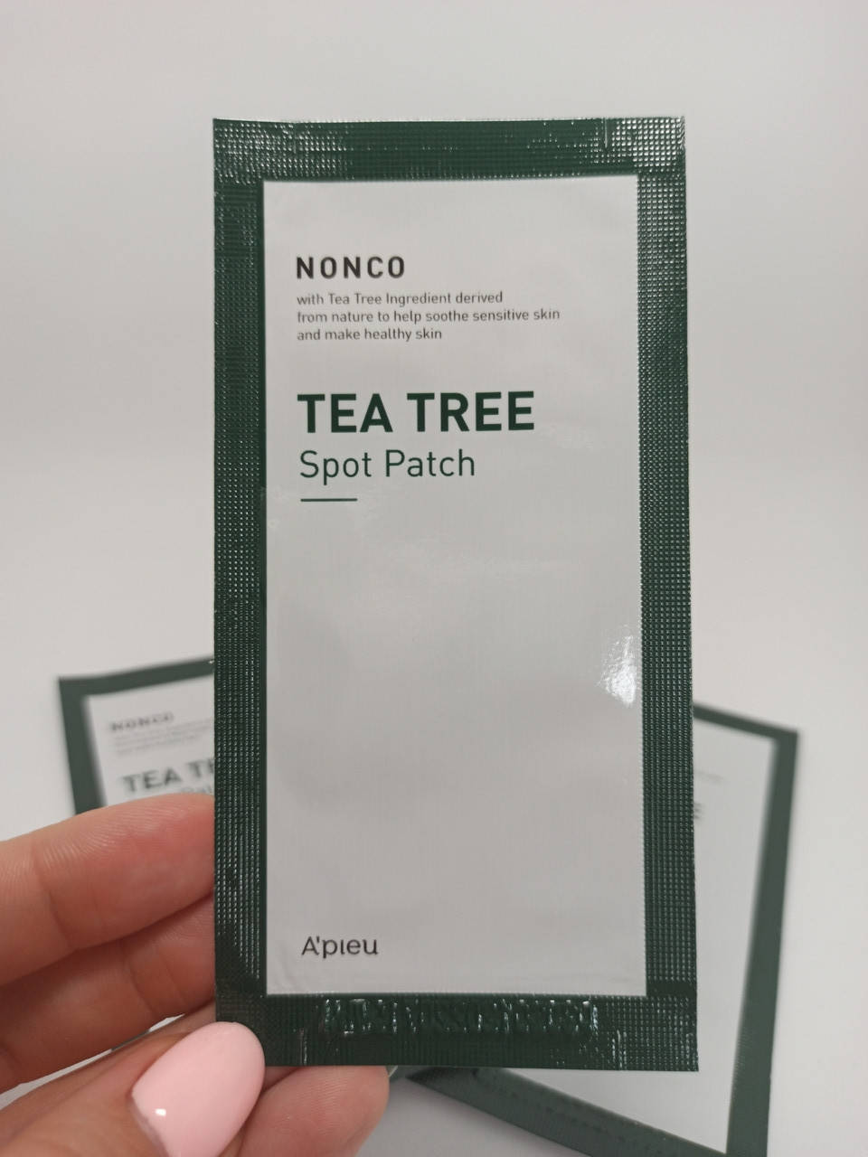 

Срок годности до 15.07.2022 Патчи против прыщей Apieu NonCo Tea Tree Spot Patch