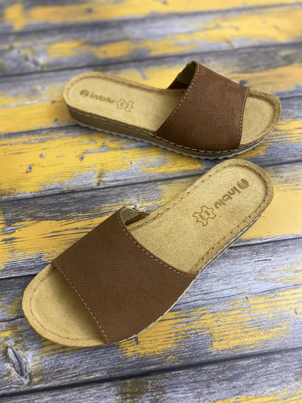 

Женские кожаные шлёпанцы Inblu ,серия комфорт+. 37,38,39,41 Лёгкие и стильные для вас.