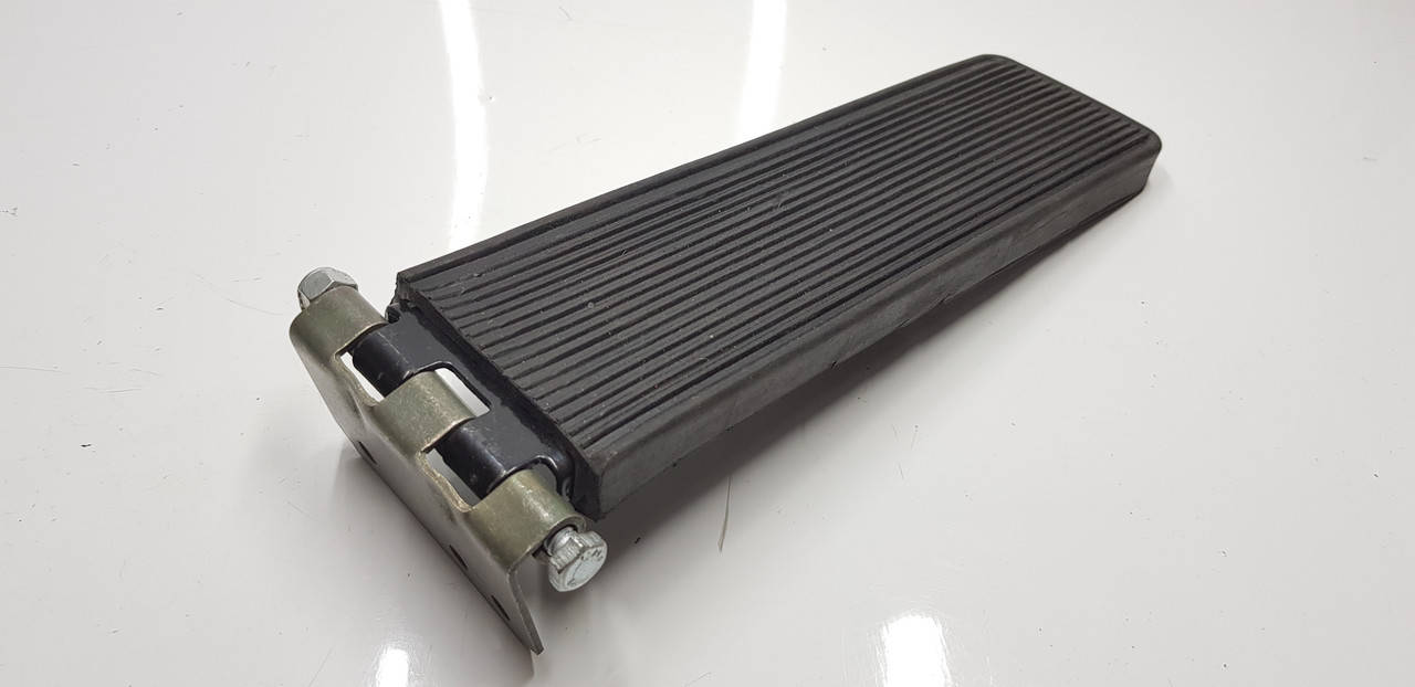 

Педаль акселератора с накладкой Эталон, ТАТА 613 Е1/Е2 пр-во Индия