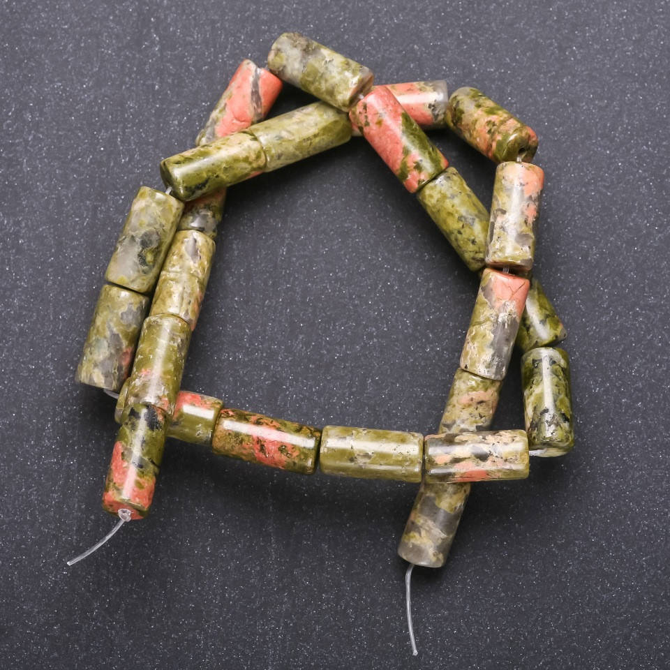 

Бусины натуральный камень Унакит (Гелиотроп) на нитке цилиндр d-8х17мм L-40см