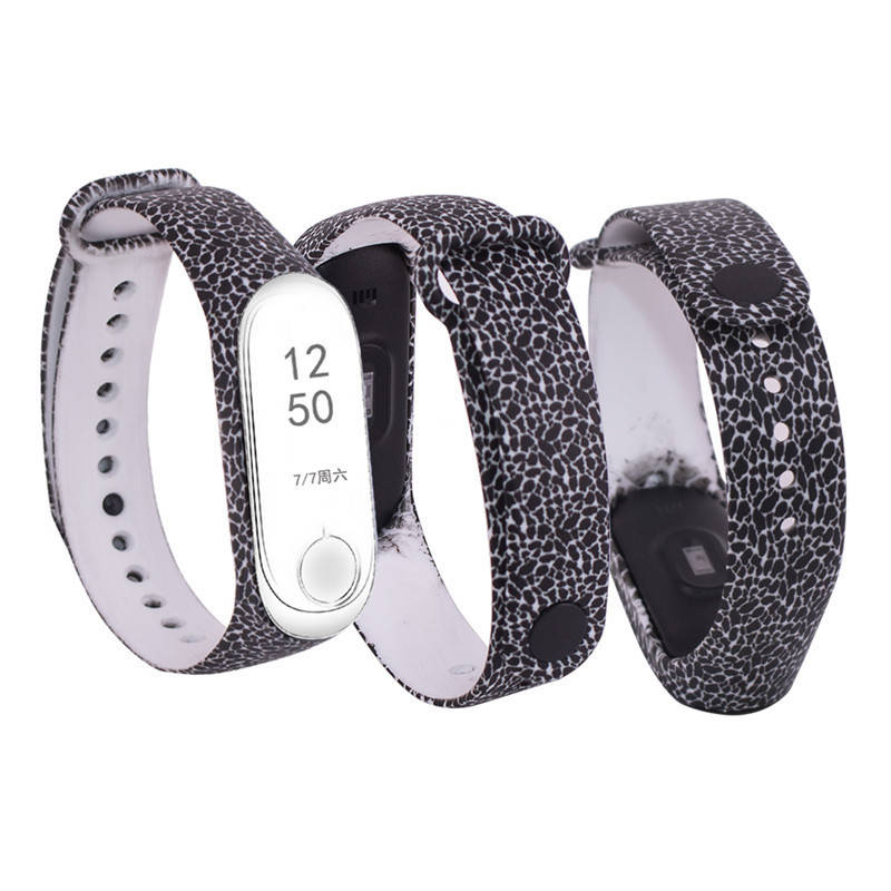 

Силиконовый ремешок ЧЕРНЫЕ ПЯТНЫШКИ № 27 на фитнес часы Xiaomi mi band 3 / 4 браслет аксессуар замена