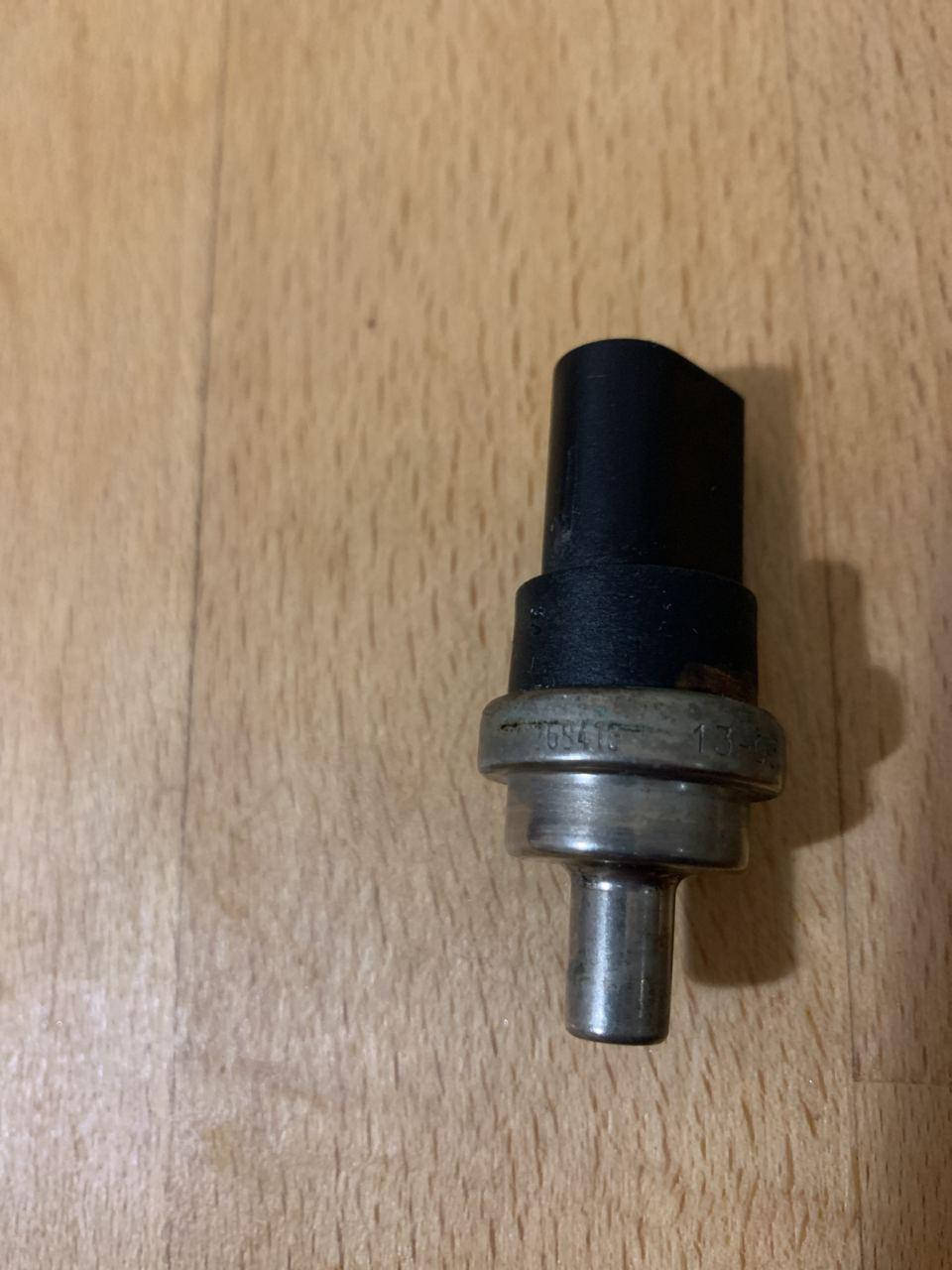 

Датчик температуры топлива VAG 269416 VW Passat B6 B5 Audi Skoda 1.9 CDTI запчасти б\у шрот