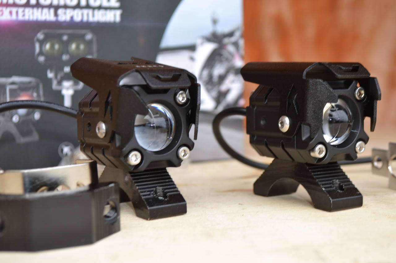 

Дополнительная светодиодная LED фара 35Вт два режима света (Дальній+Ближній Желтый+Белый) Линзованая, Черный