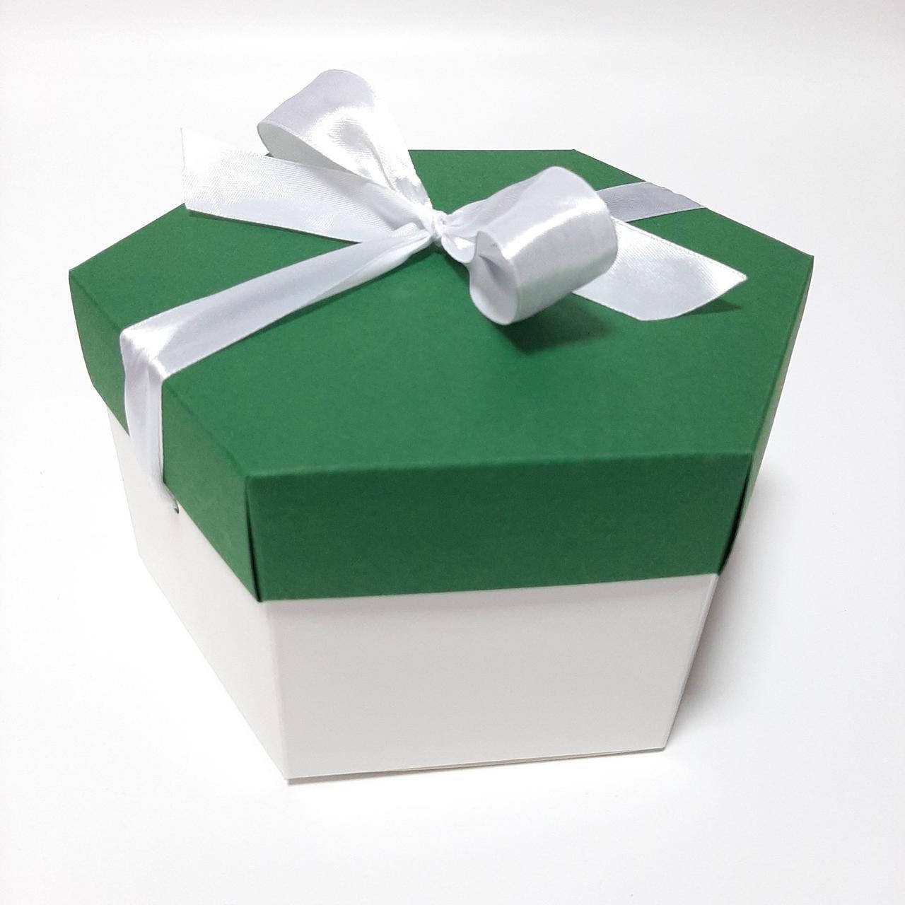 

Коробка 170х200х100 мм з бантом бело-зеленая., Зелёный