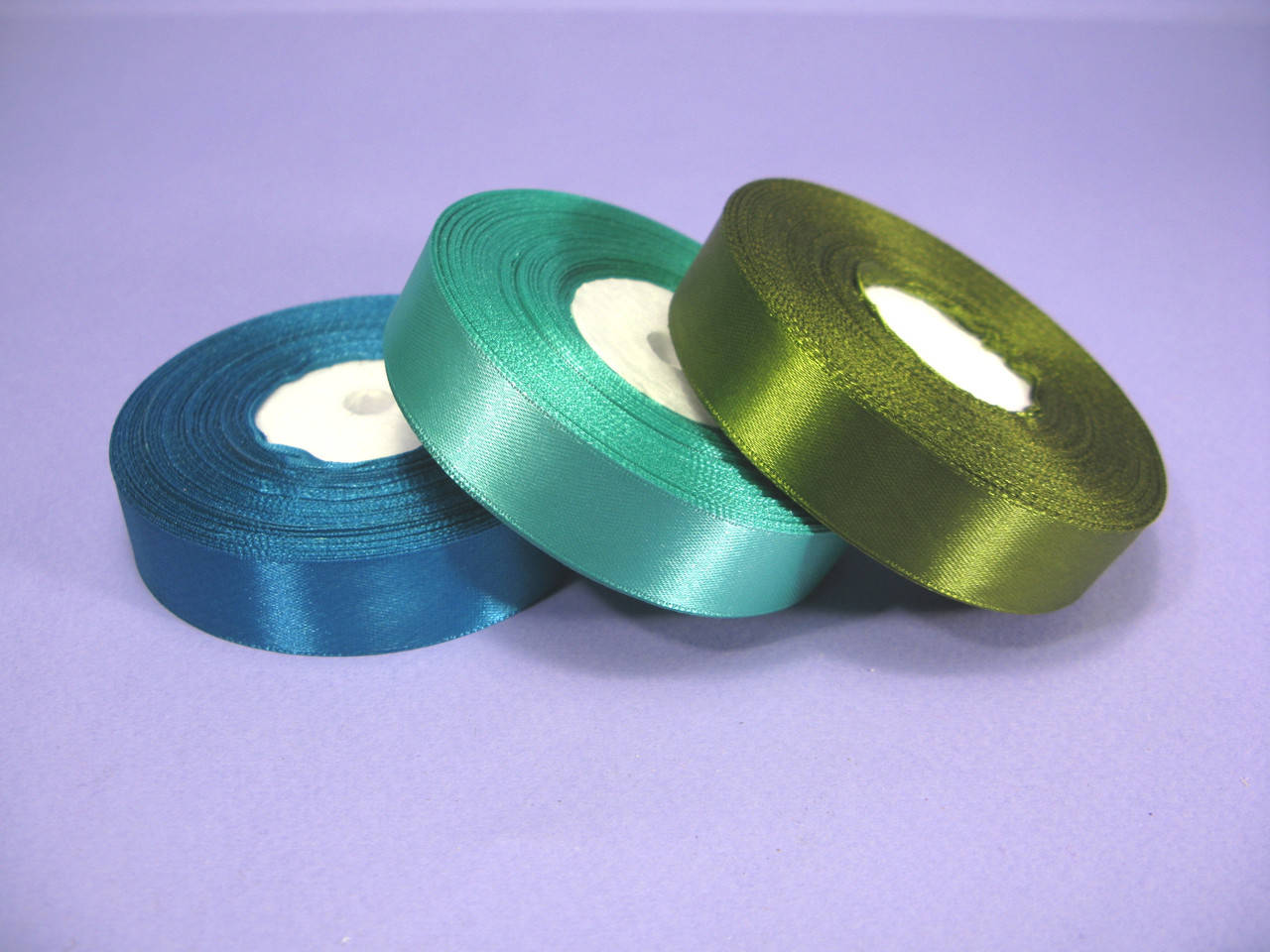 

Стрічка атласна 2см 108 т.оливкова