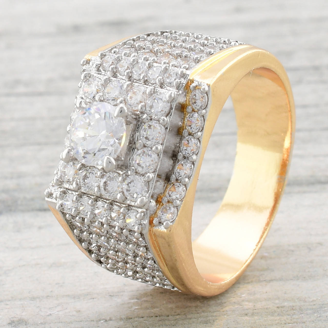 

Печатка Xuping с родированием 11851 ширина 15 мм белые фианиты позолота 18К размер 20