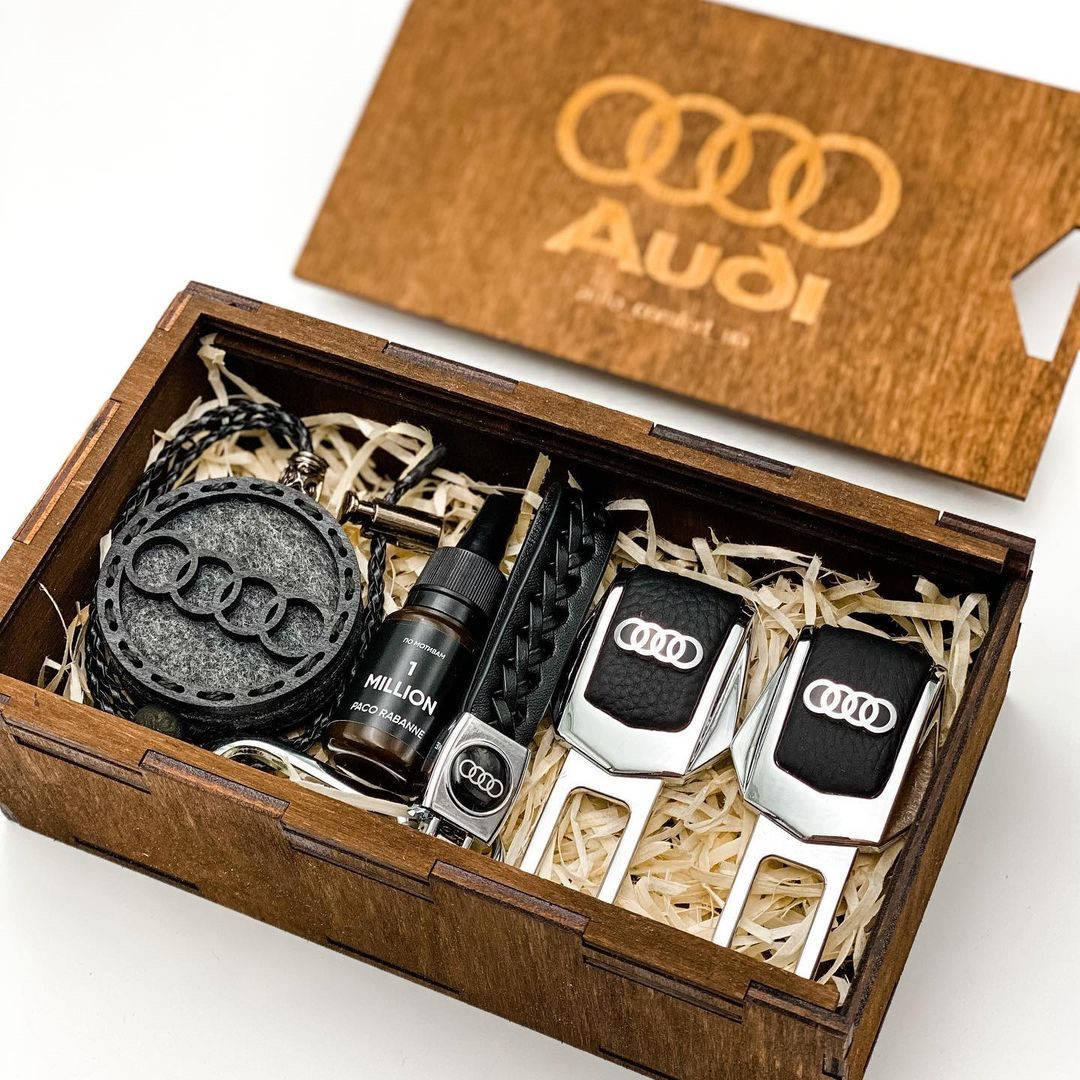 

Подарочный набор для мужчины с логотипом Audi