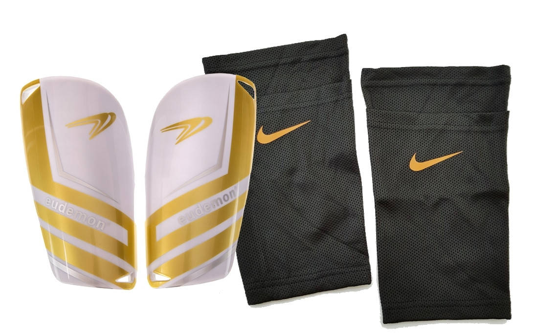 

Щитки для футбола SPORTS (черные), держатели (сеточки)