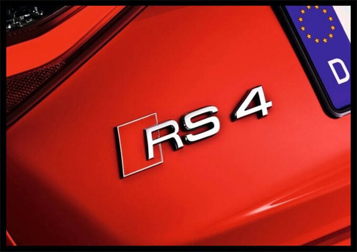 

3D эмблема RS4 - красный