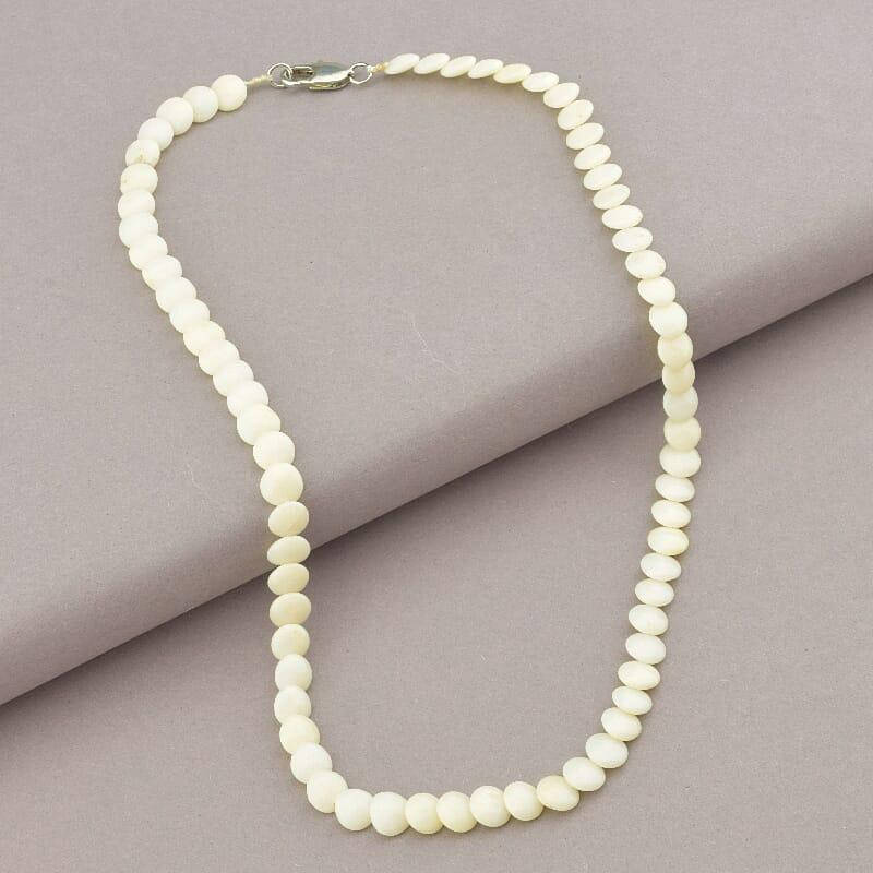 

Бусы белый Коралл натуральный, длина 40 см.