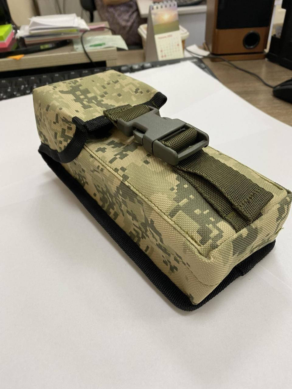 

Подсумок закрытый для двух магазины АК . с системой MOLLE Пиксель