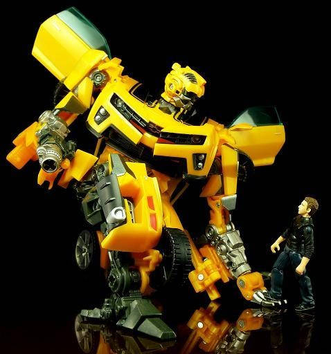 

Трансформер Бамблби и Сэм Уитвики - Bumblebee&Sam Witwicky, TF2, Human Alliance, 20CM