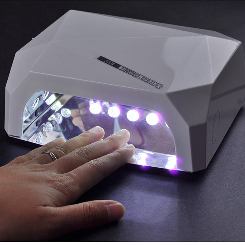 

ЛАМПА ДЛЯ МАНИКЮРА DIAMOND LED-CCFL 36 ВТ 10, 30, 60 сек