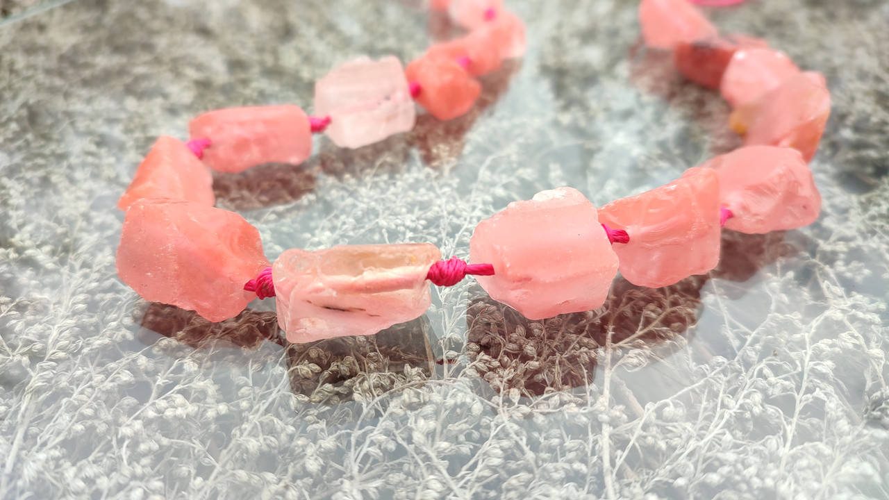 

Халцедон необработанный (камни на нити)