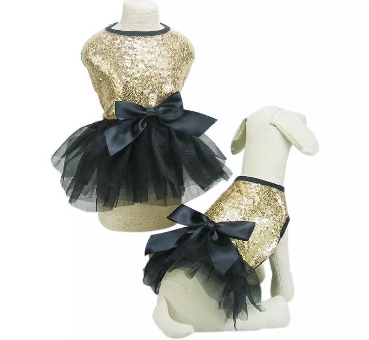 

Праздничное платье для собак и котов