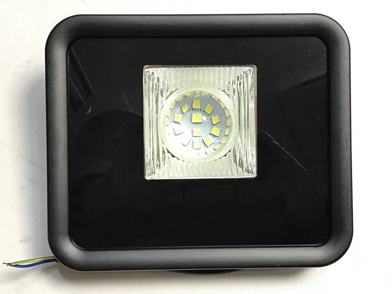 

Светодиодный линзованый прожектор LEON SL-50Lens 50W 6400K IP65 Код.59051