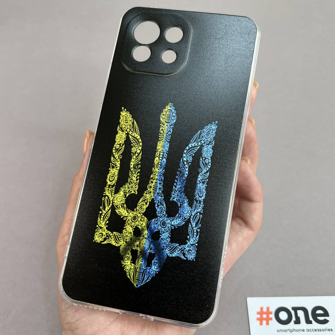 

Чехол для Xiaomi Mi 11 Lite желто-синий герб Украины с принтом чехол на телефон сяоми ми 11 лайт черный UKR
