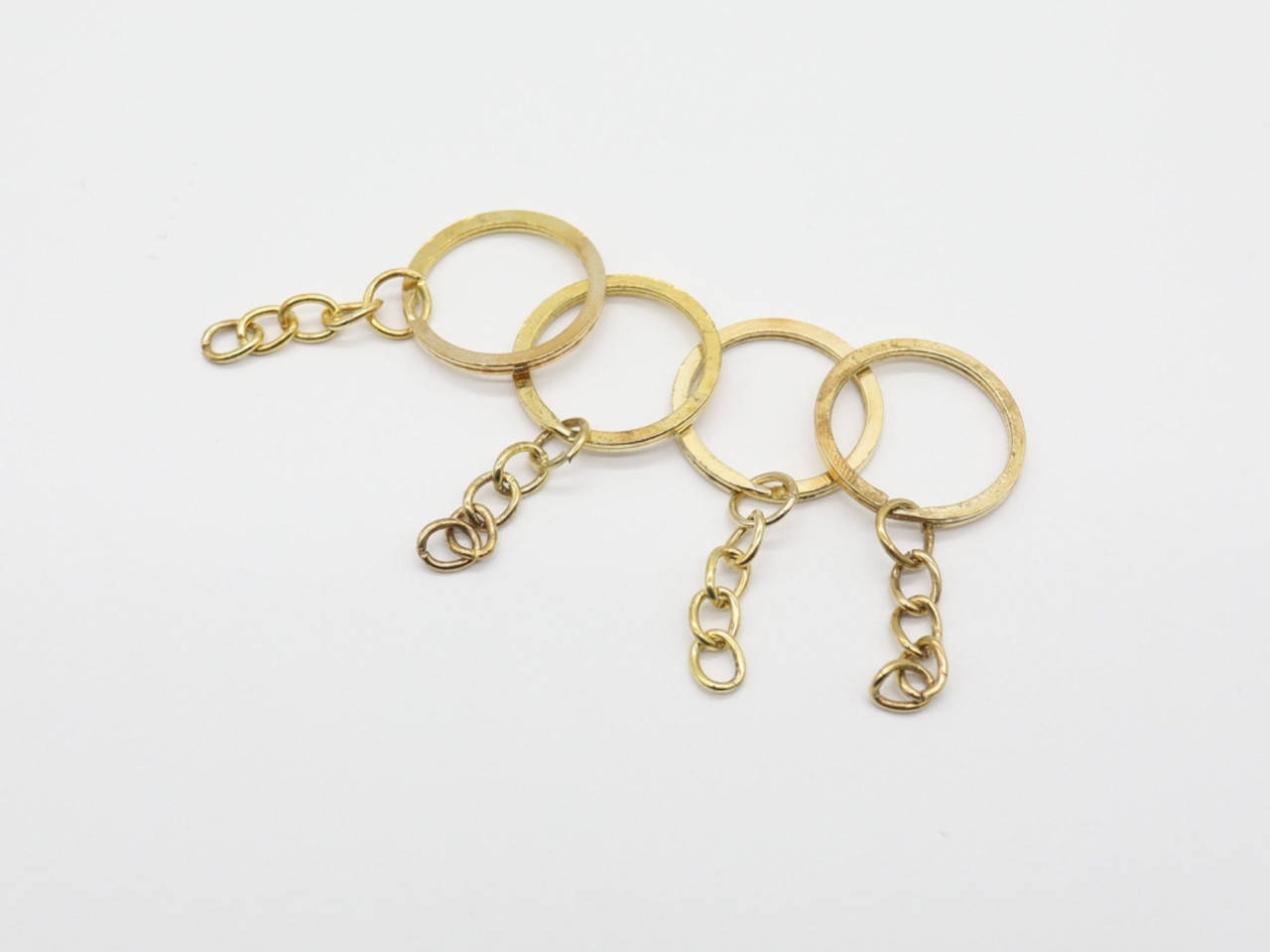 

Плоское кольцо с цепочкой. Цвет "золото". 28мм, Золотистый