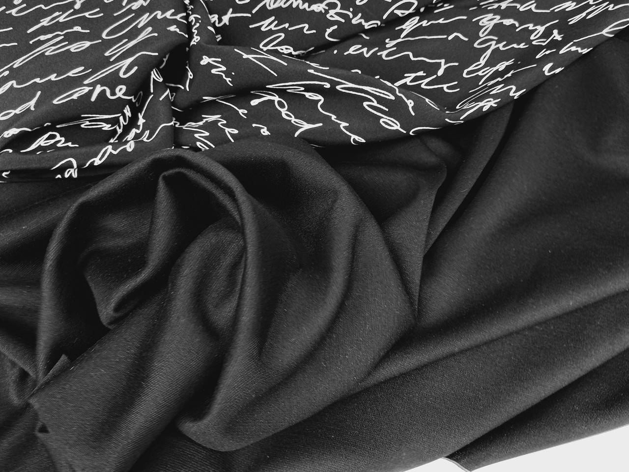 

Ткань Алекс плотнее чем джерси, трикотаж, черный