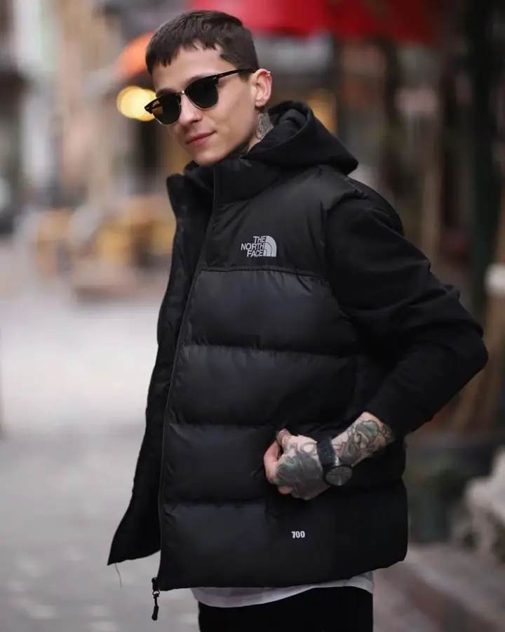 

Жилетка TNF черная отличное качество высокое качество