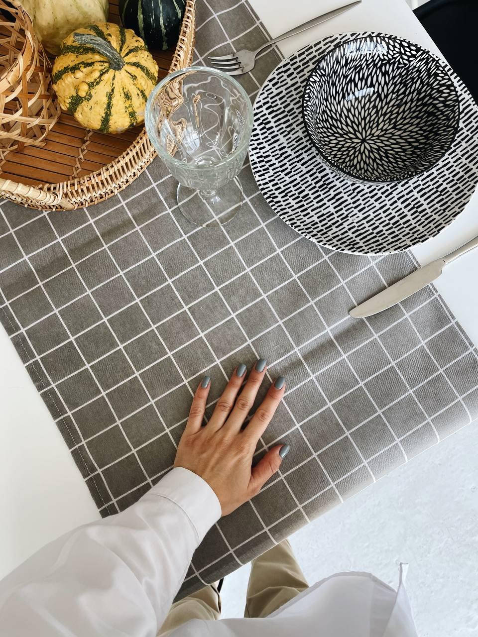 

Сірі доріжки на стіл 180х40