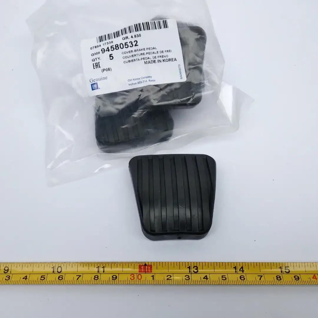 

Накладка на педаль тормоза и сцепления GM Авео/Лачетти 94580532, 90105172