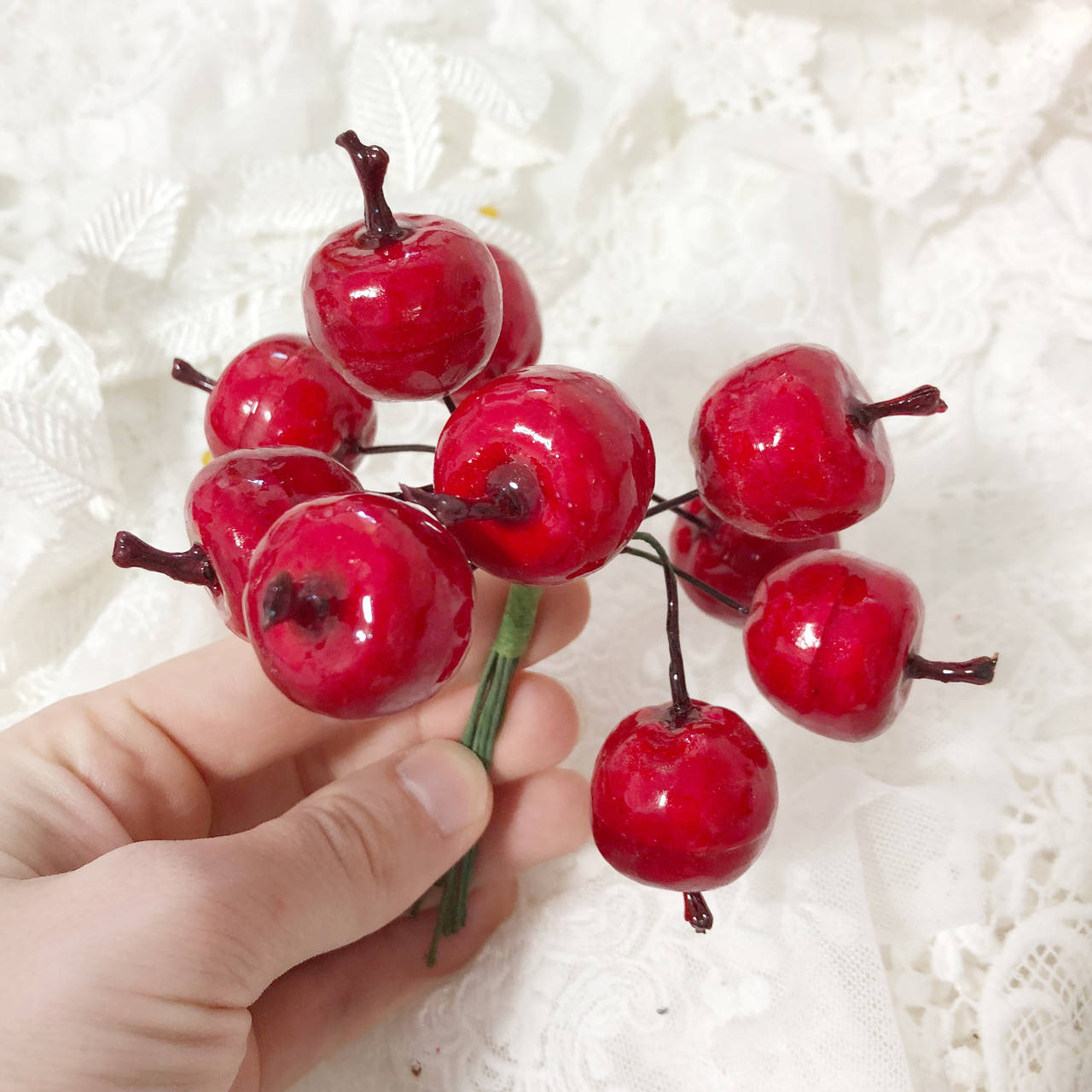 

Яблочки красные на проволоке, 1,8 см