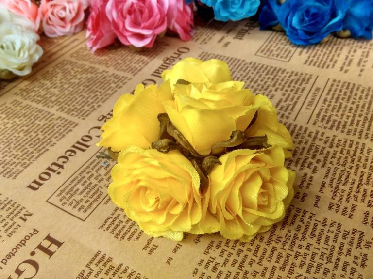 

Роза крупная. Сатин. Букет 6 штук. Цвет желтый.