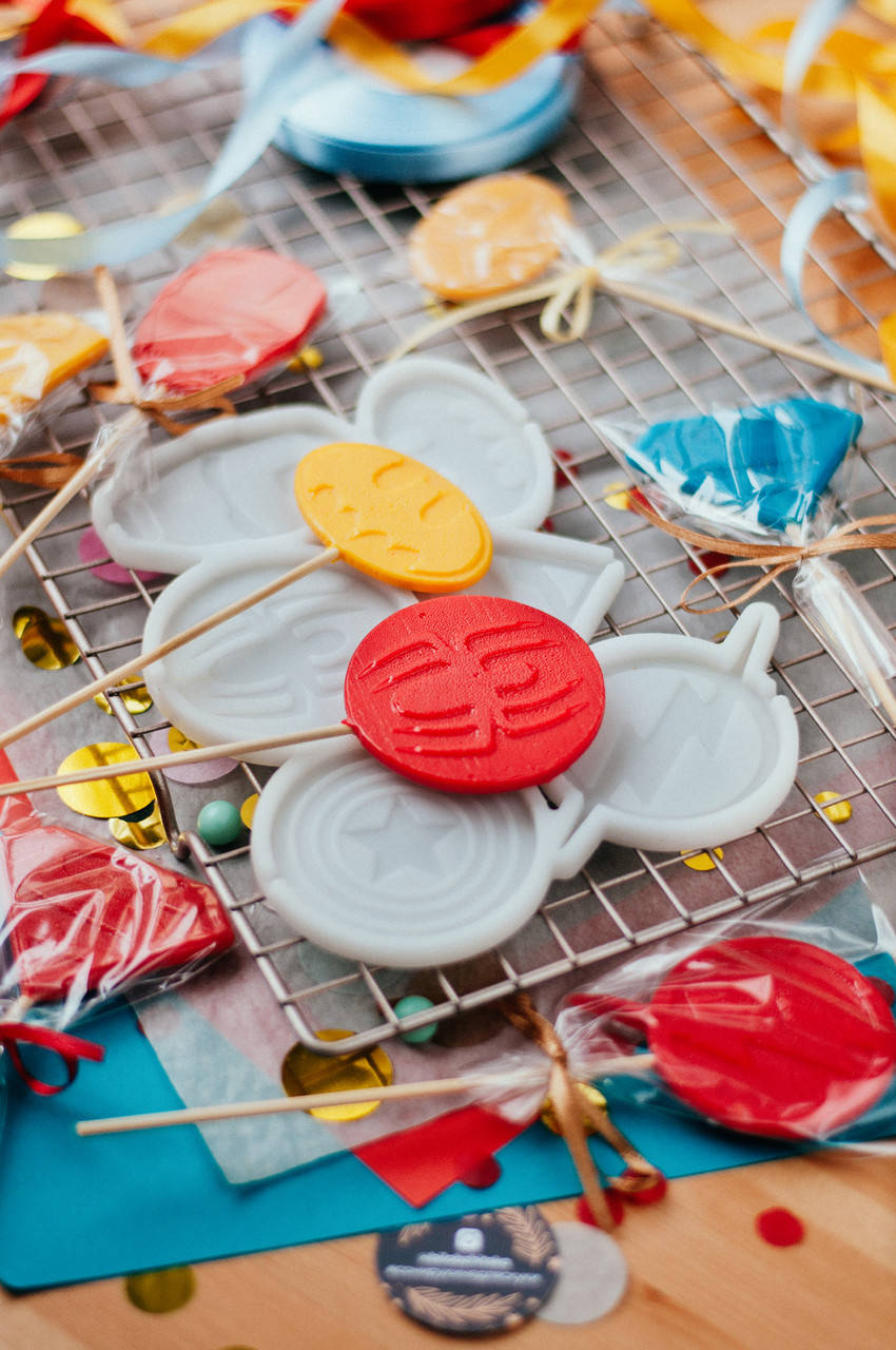 

Силиконовый молд для леденцов "Супер герои"