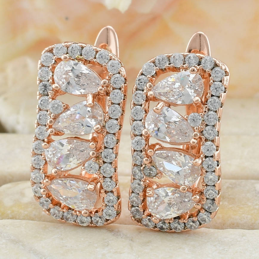 

Серьги Xuping 30122 размер 16х8 мм белые фианиты вес 3.5 г позолота РО