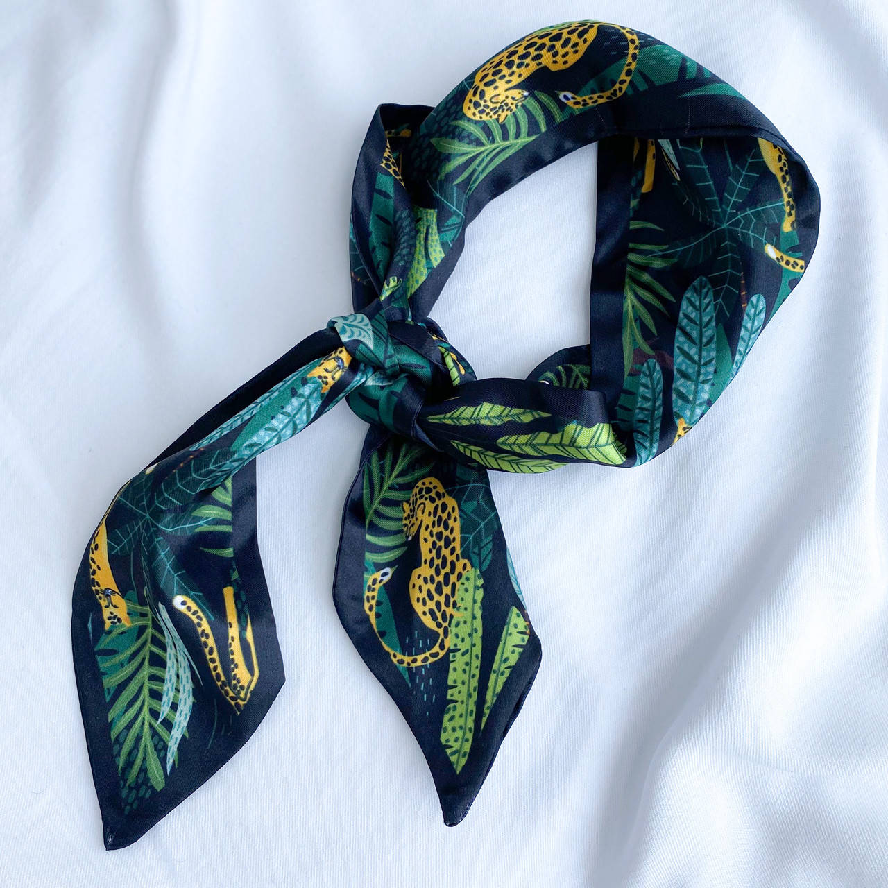 

Шелковый шейный платок-лента животным принтом темно-синий цвет
