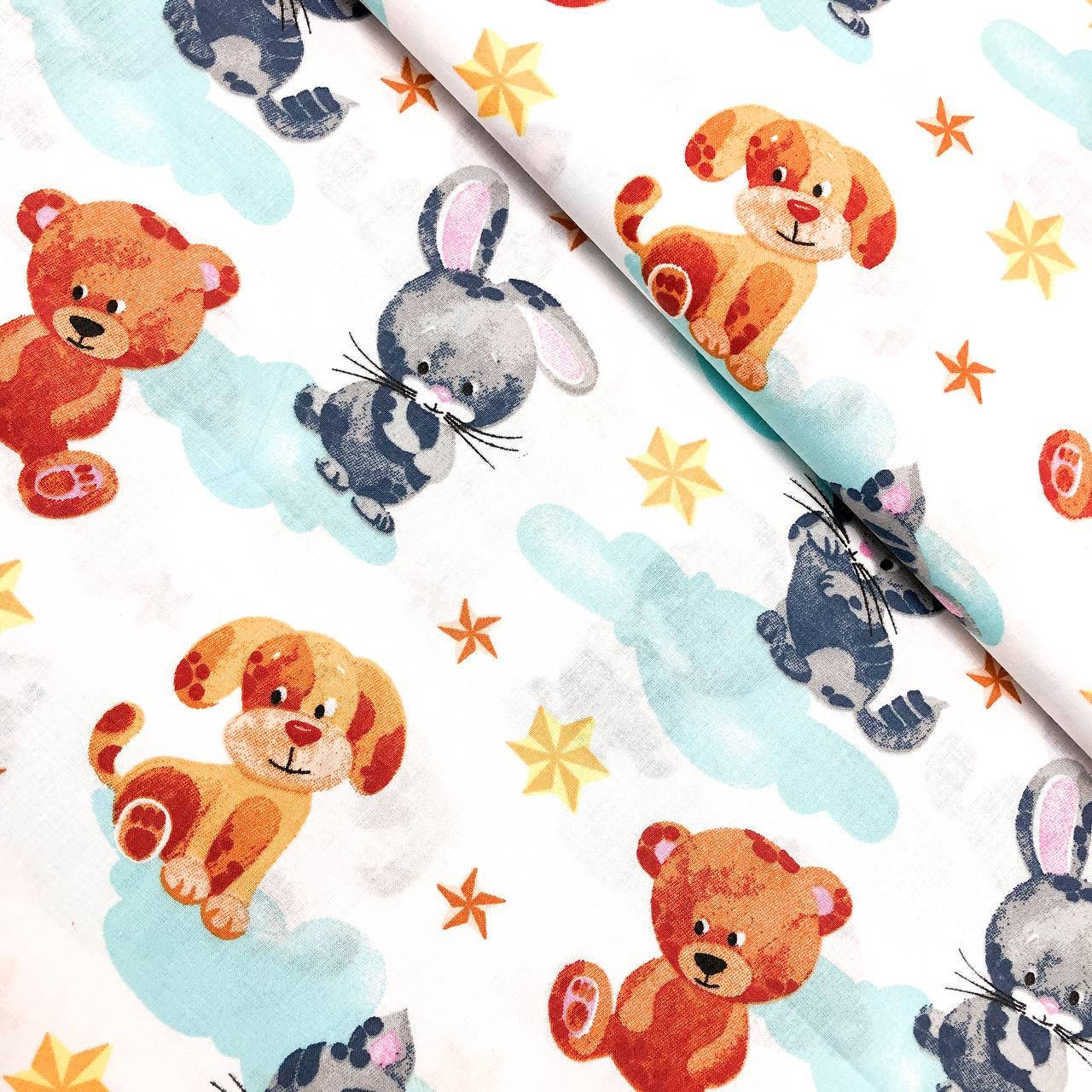 

Польская хлопковая ткань "Игрушки мишка, зайка, собачка, котик на тучках", Разные цвета