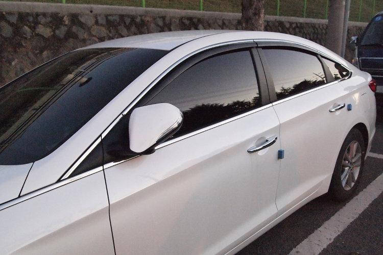 

Ветровики с металлическим хром молдингом Hyundai Sonata LF 2014-2018