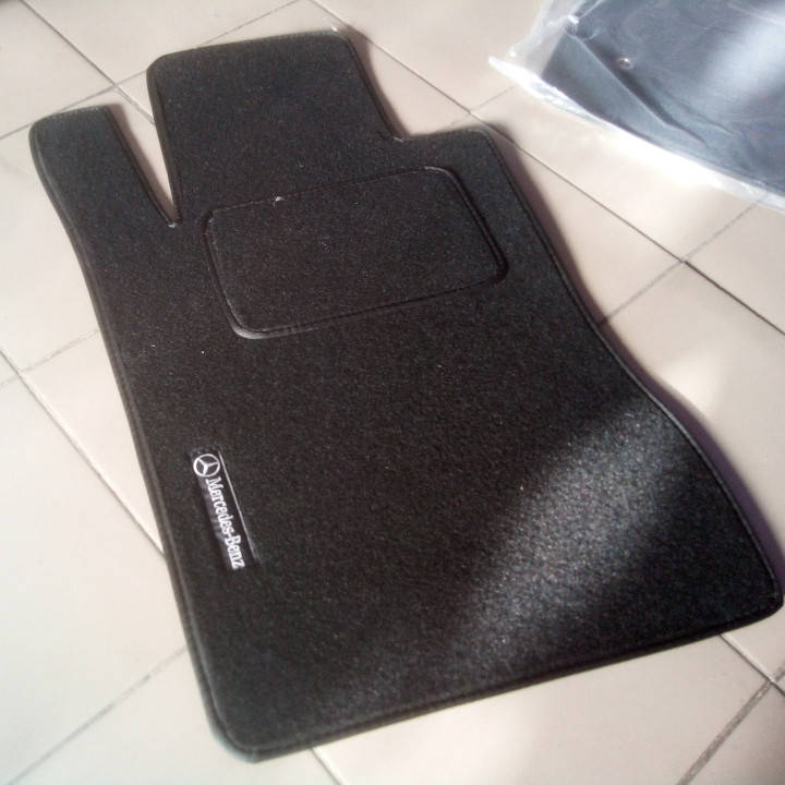 

Водительский ворсовый коврик MERCEDES E-Class W211 (2002-2009), Серый