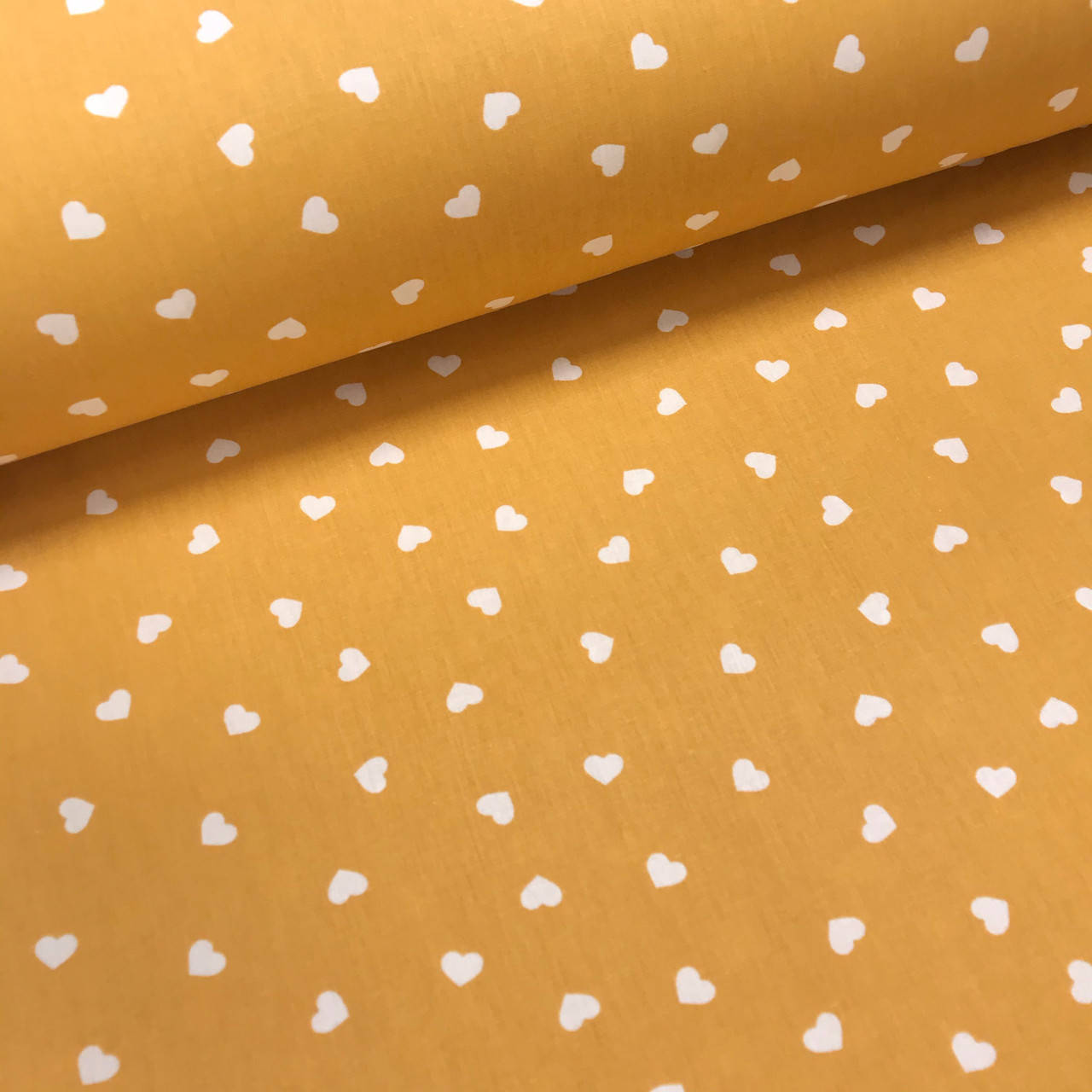 

Ткань поплин белые сердечки на светло-оранжевом (ТУРЦИЯ шир. 2,4 м) (R-G-0273), Оранжевый