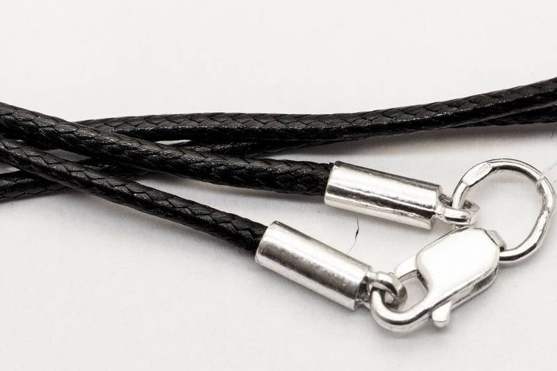 

Шнурок шелковый ювелирный на шею с серебряным замком, 50см, 1,4гр 60