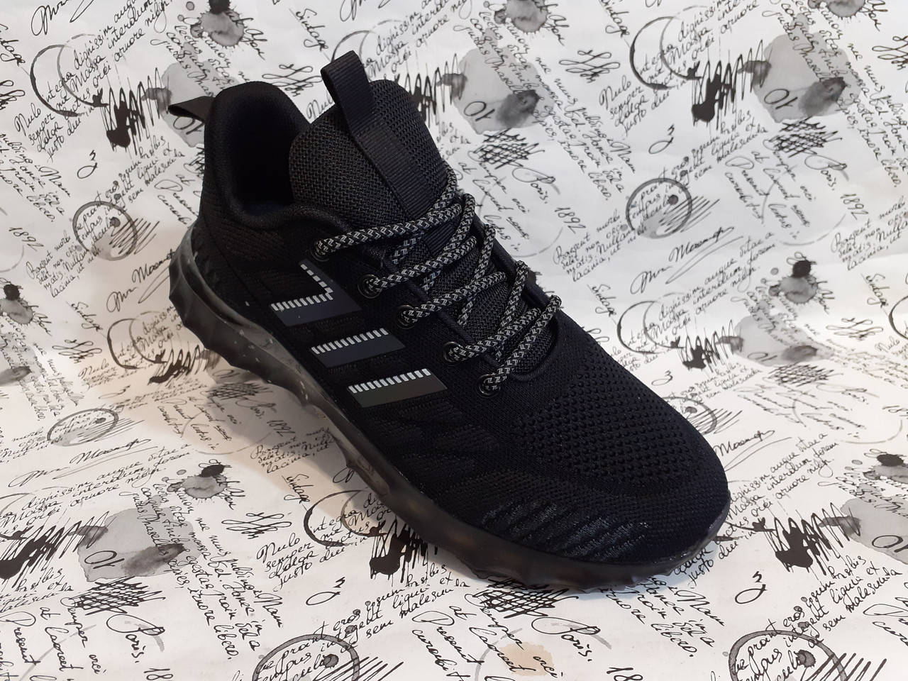 

Весенние мужские кроссовки ADIDAS 711 Black черные