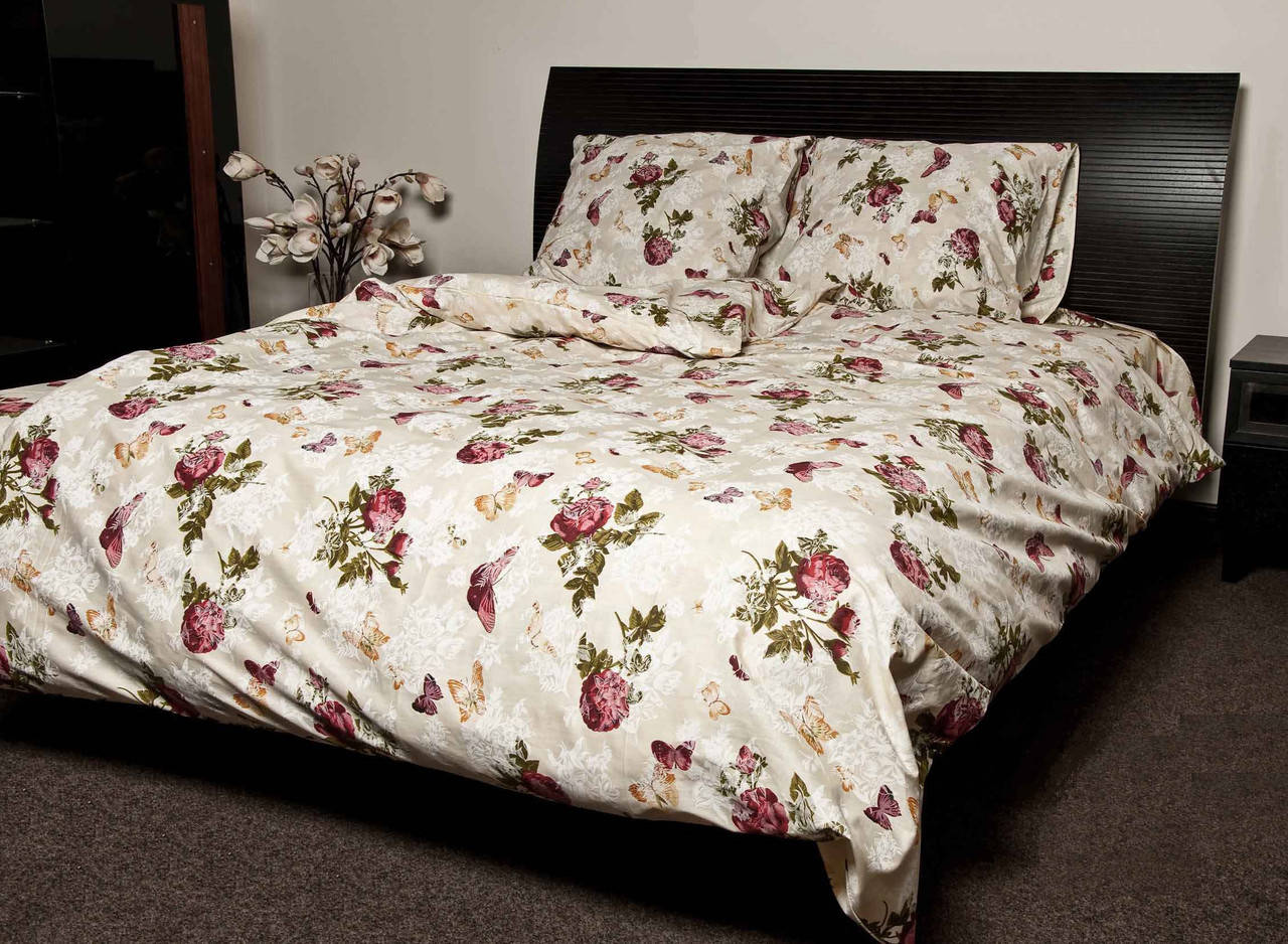 

Комплект постельного белья бежевый двуспальный "Мелкая роза" из полиэстера