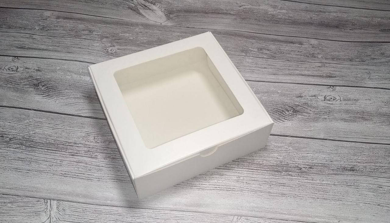 

Коробка 150х150х50 для макарун, зефіра, еклерів / макаронс, зефира, эклеров пирожных мм.