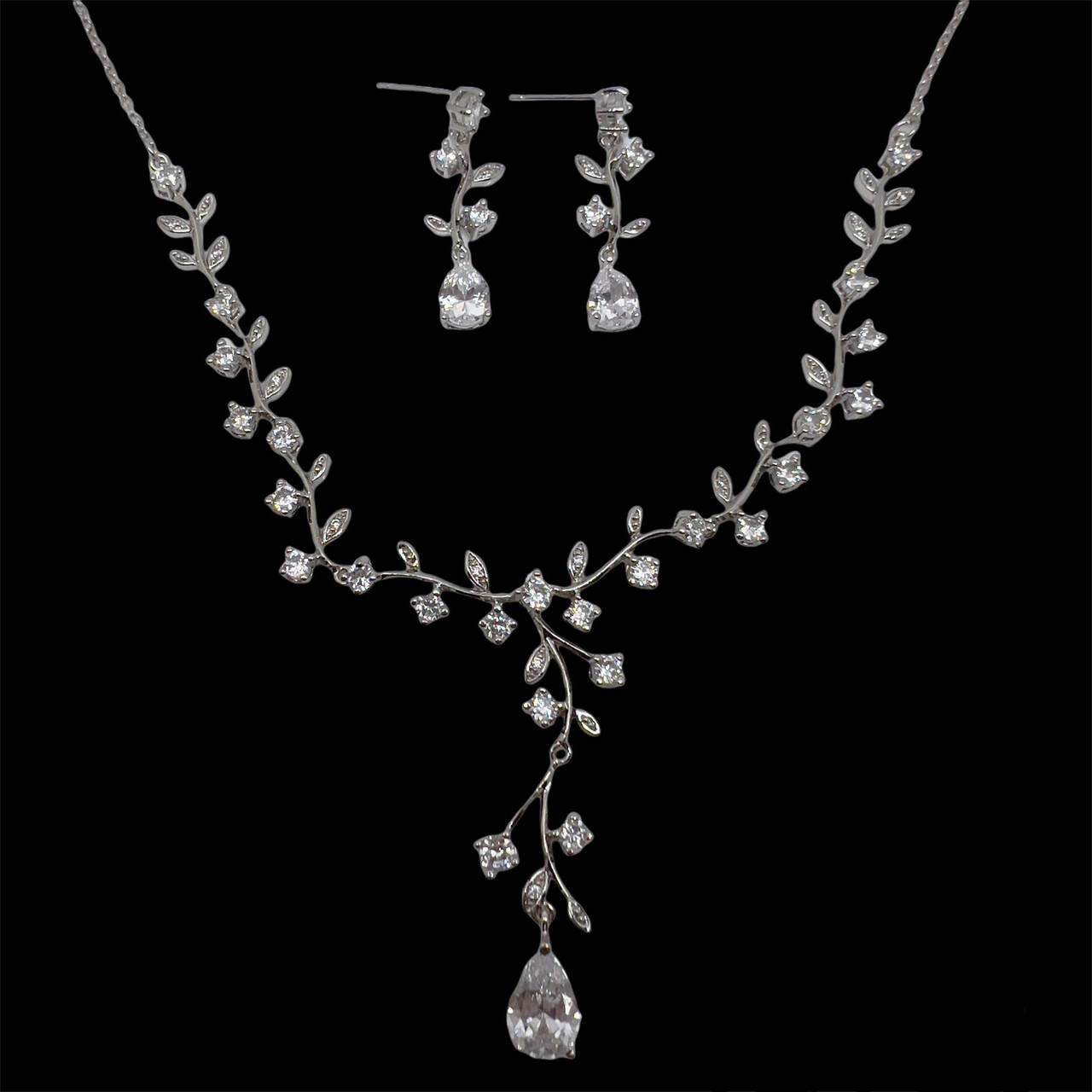 

Вечерний набор бижутерии