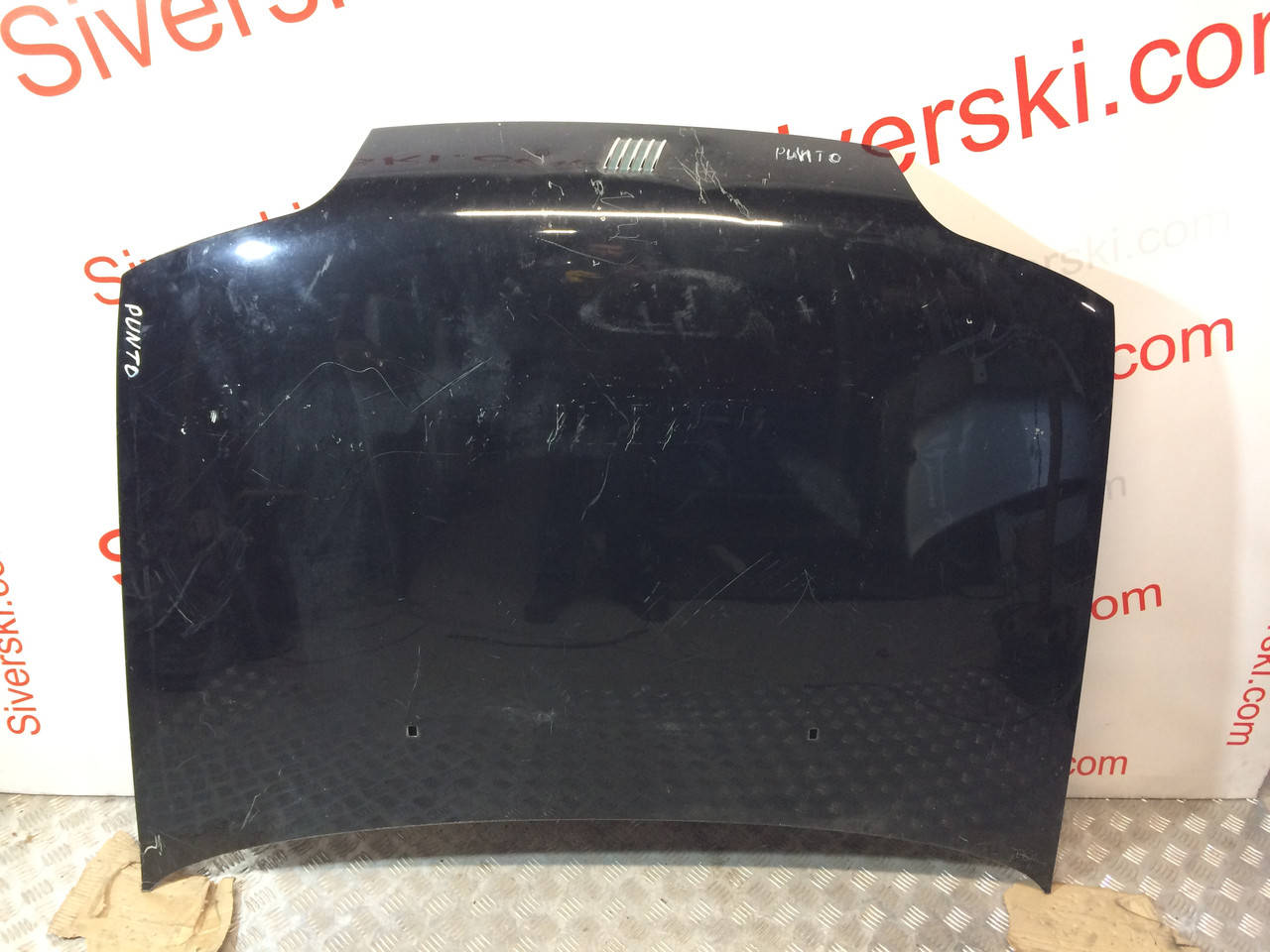 

Капот Fiat Punto 1 (есть дефекты, на фото)