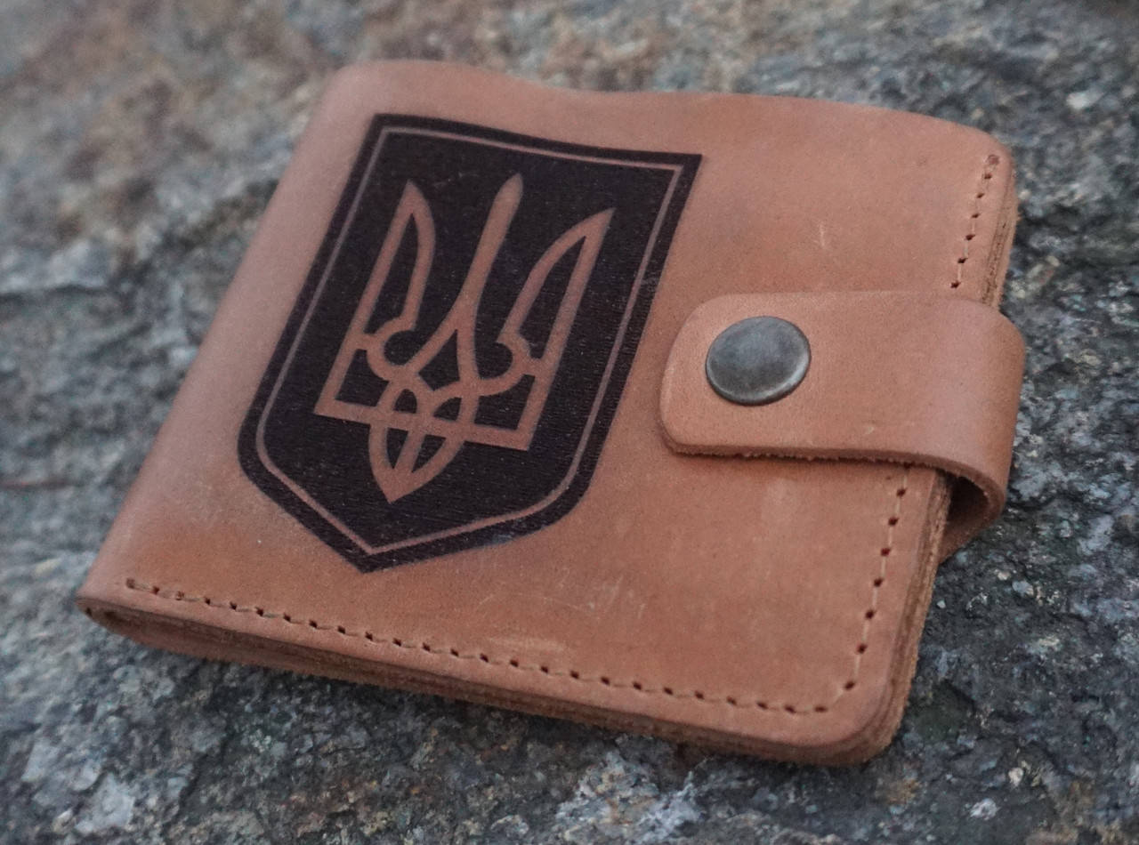 

Шкірняий гаманець з Тризубом, гаманець з зображенням Тризуба, гаманець з гравіюванням Тризуба, ручна робота