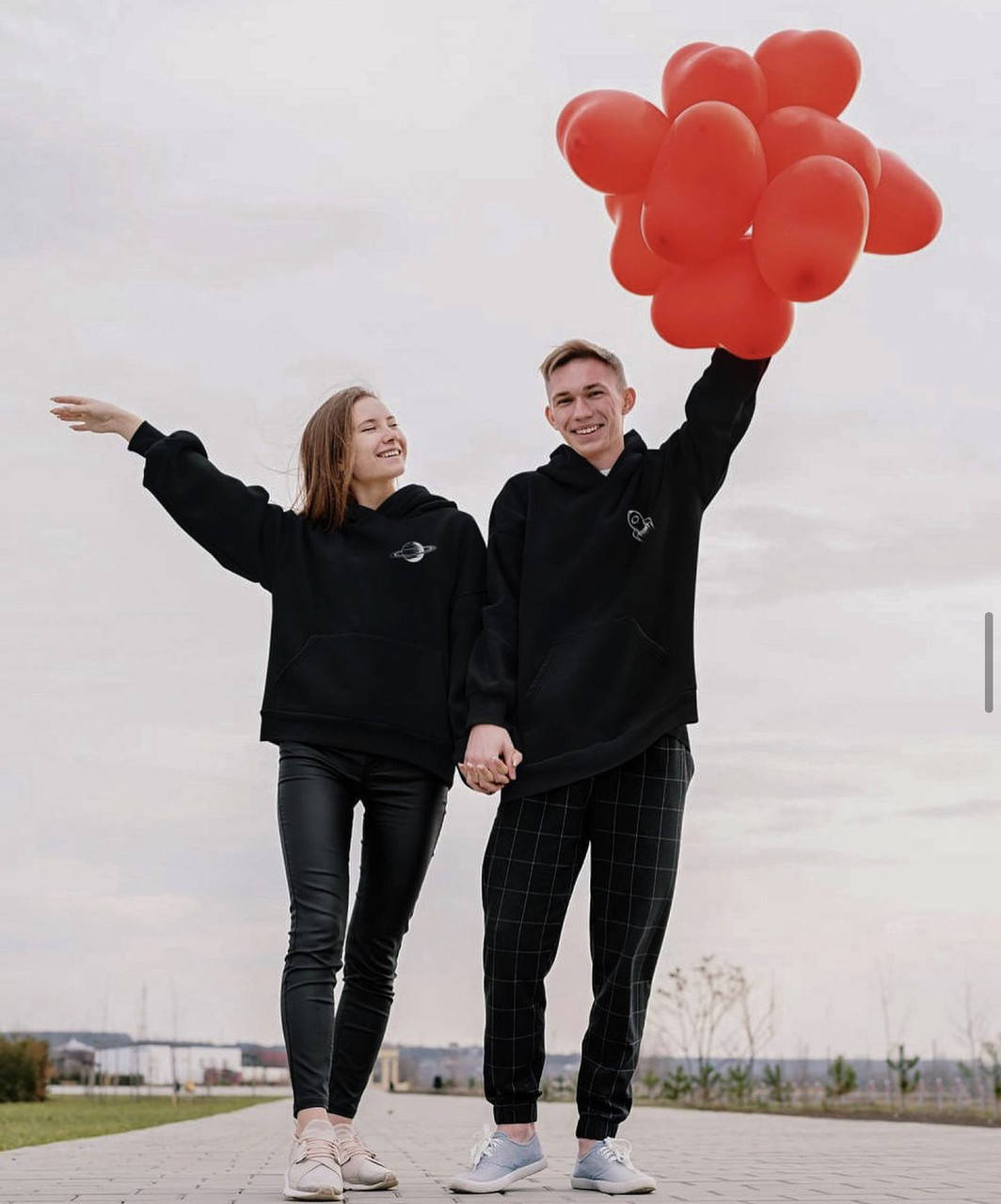 

Парные кенгуру с принтом "Ракета / планета" / Толстовки для влюбленых Легкий