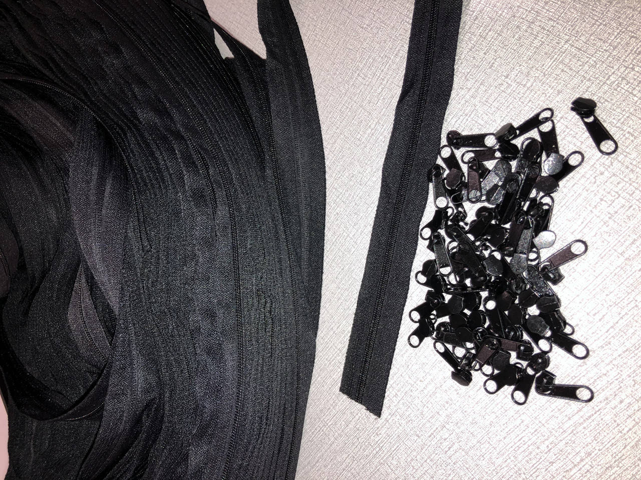 

Застібка (блискавка) рулонна спіральна T3 чорна S-580