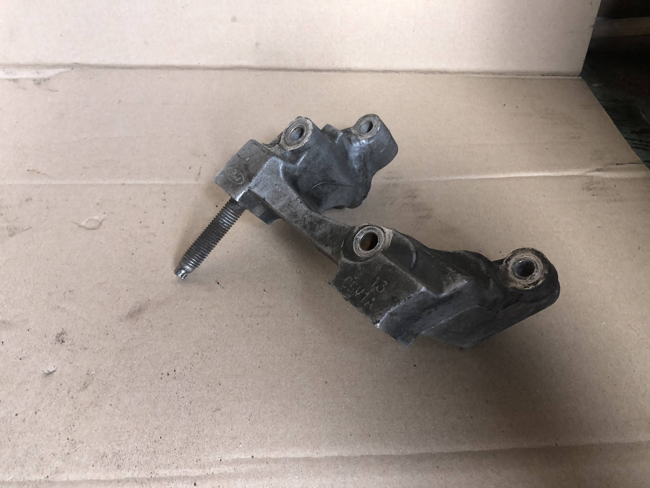 

XS406030BC Кронштейн опоры (подушки) двигателя Ford Connect 06-09 1.8TDCI