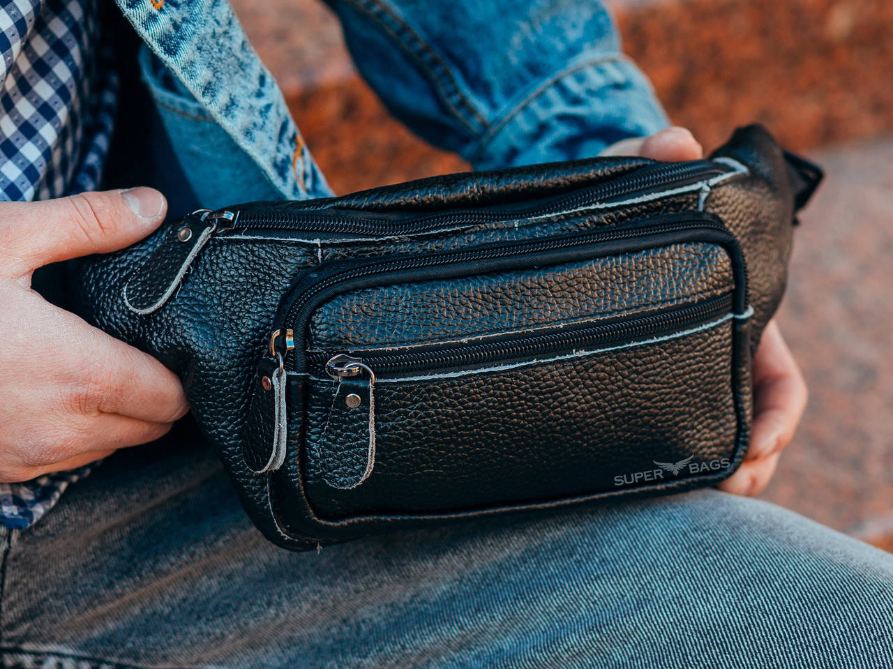

Качественная мужская кожаная бананка на пояс ST Leather черная поясная сумка из натуральной кожи, Черный