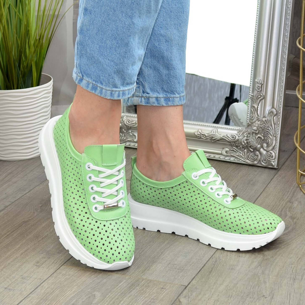 

Мокасины кожаные женские, сквозная перфорация. Цвет мята