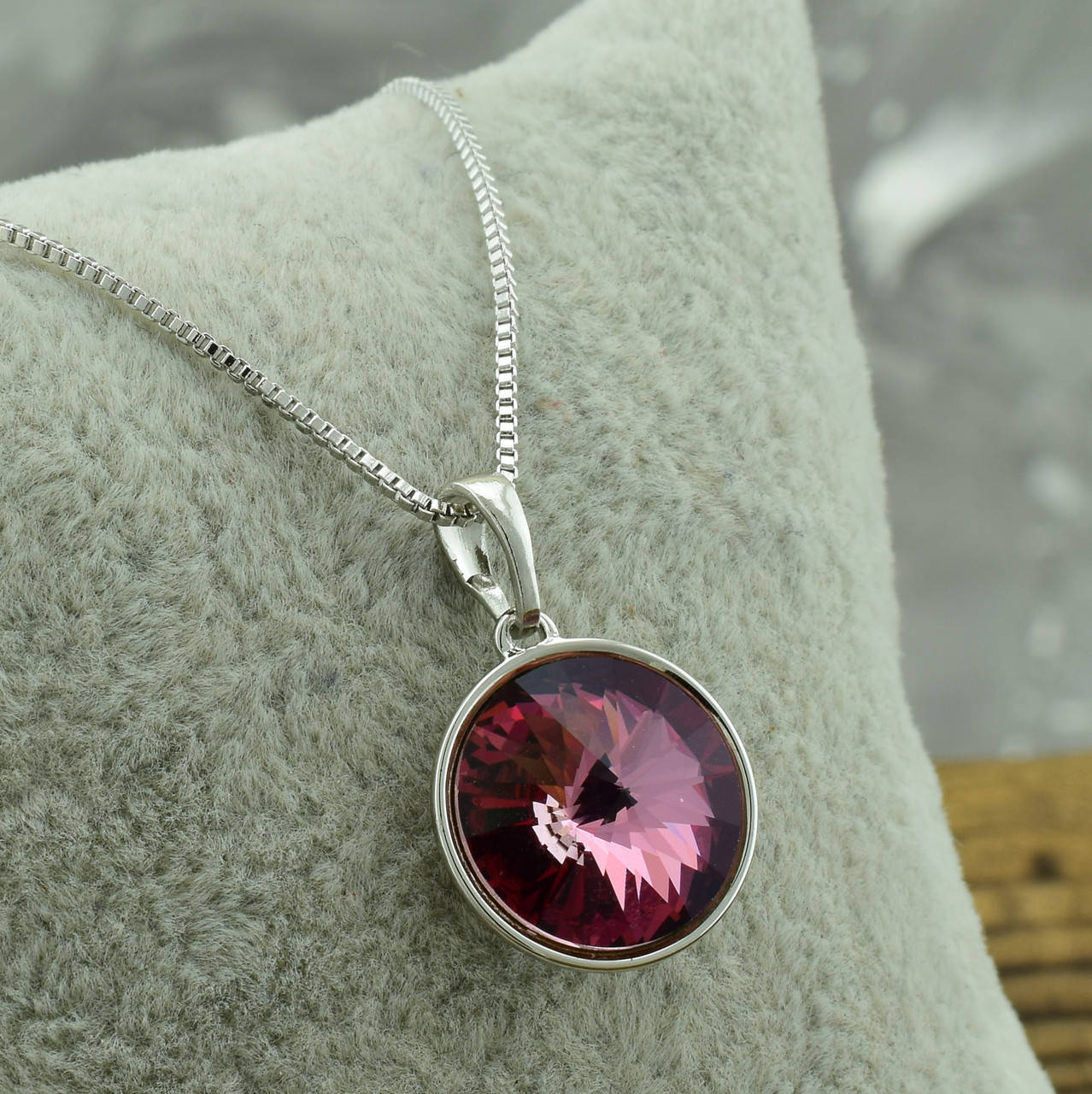 

Набор Xuping с кристаллами Swarovski 87103 размеры 40+6х0.1 см кулон 20х14 мм цвет темно-розовый позолота БЗ