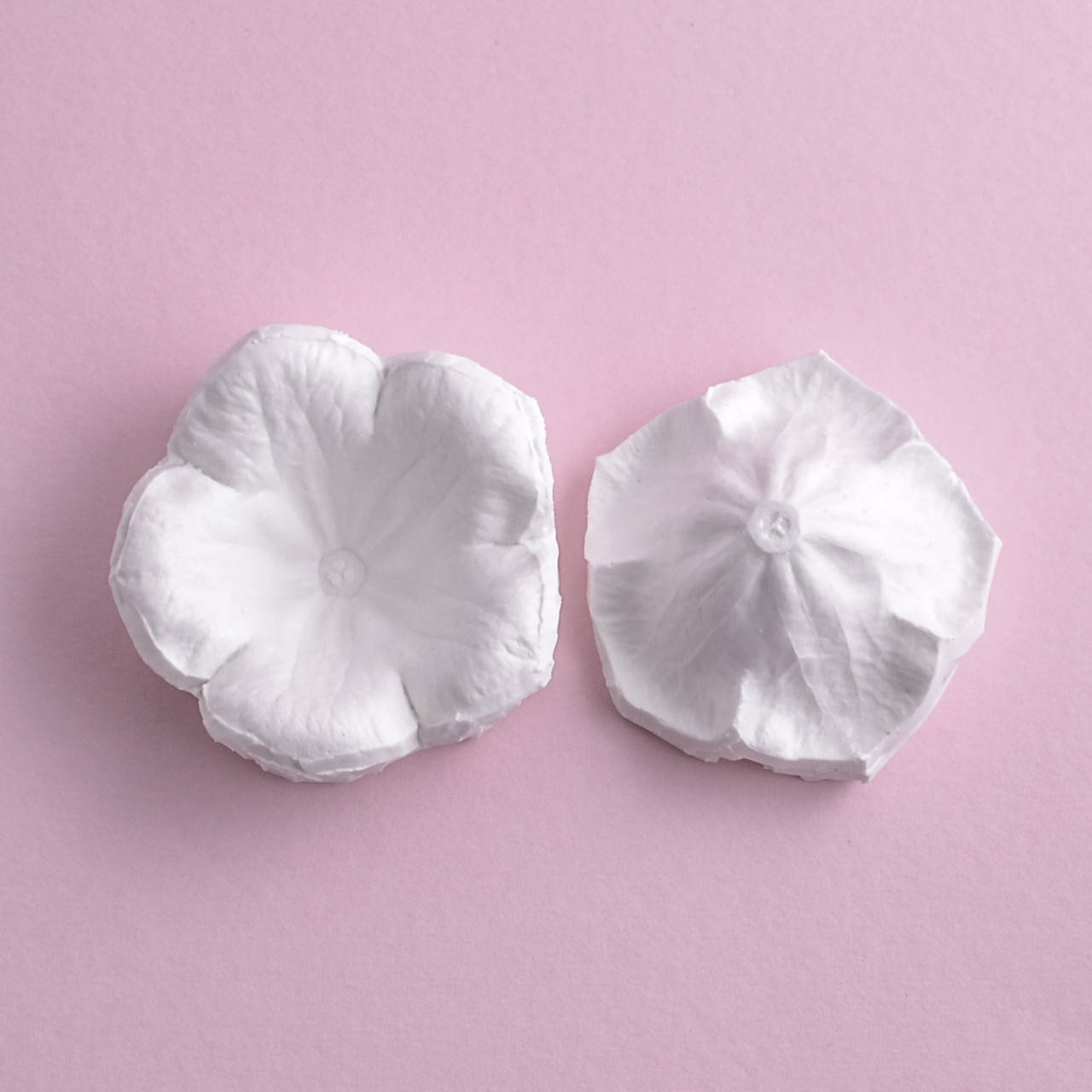 

Силиконовый вайнер Цветок колокольчик 4.5 см